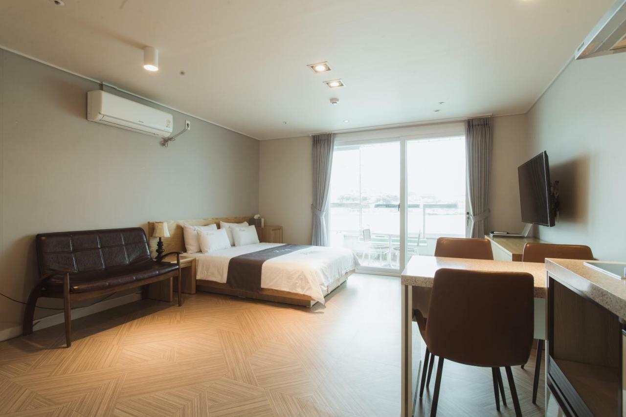 Lium Spa Hostel Yeosu Zewnętrze zdjęcie
