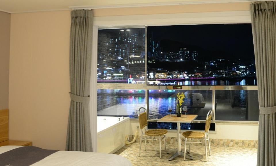 Lium Spa Hostel Yeosu Zewnętrze zdjęcie